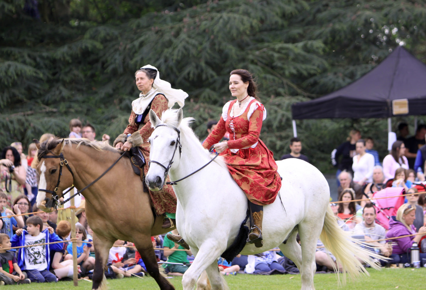 Jo_Hedingham_Castle_2014